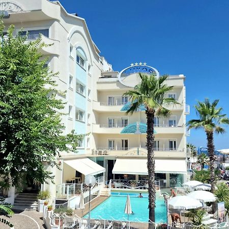 Luxor Beach Boutique Hotel Cattolica Buitenkant foto