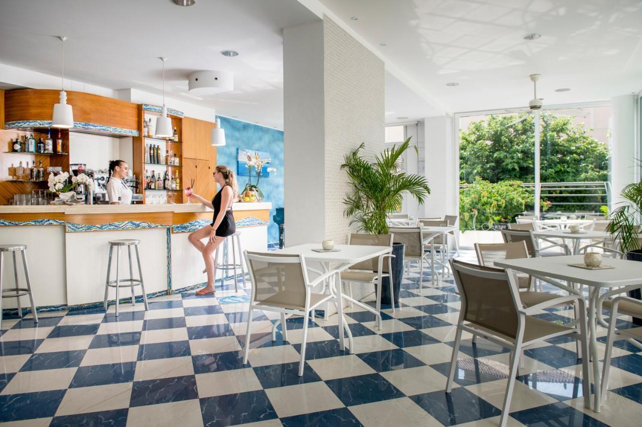 Luxor Beach Boutique Hotel Cattolica Buitenkant foto