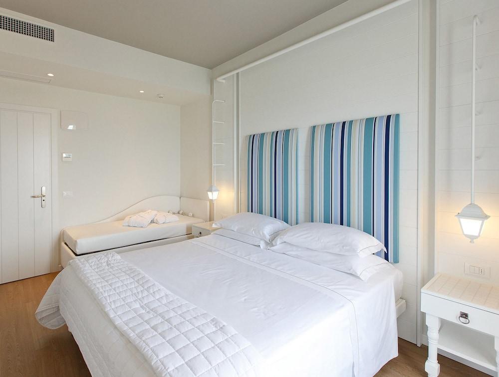 Luxor Beach Boutique Hotel Cattolica Buitenkant foto