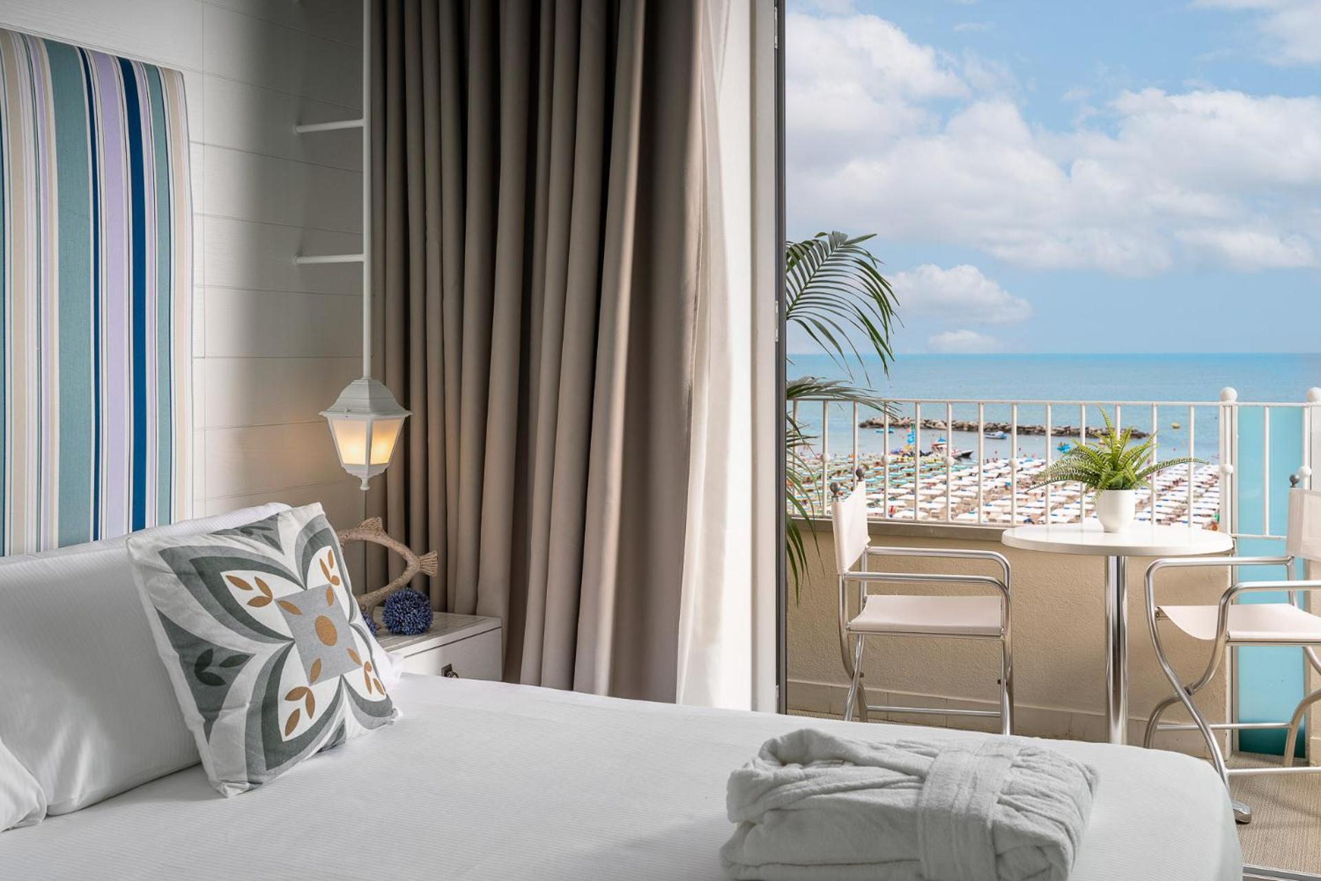 Luxor Beach Boutique Hotel Cattolica Buitenkant foto