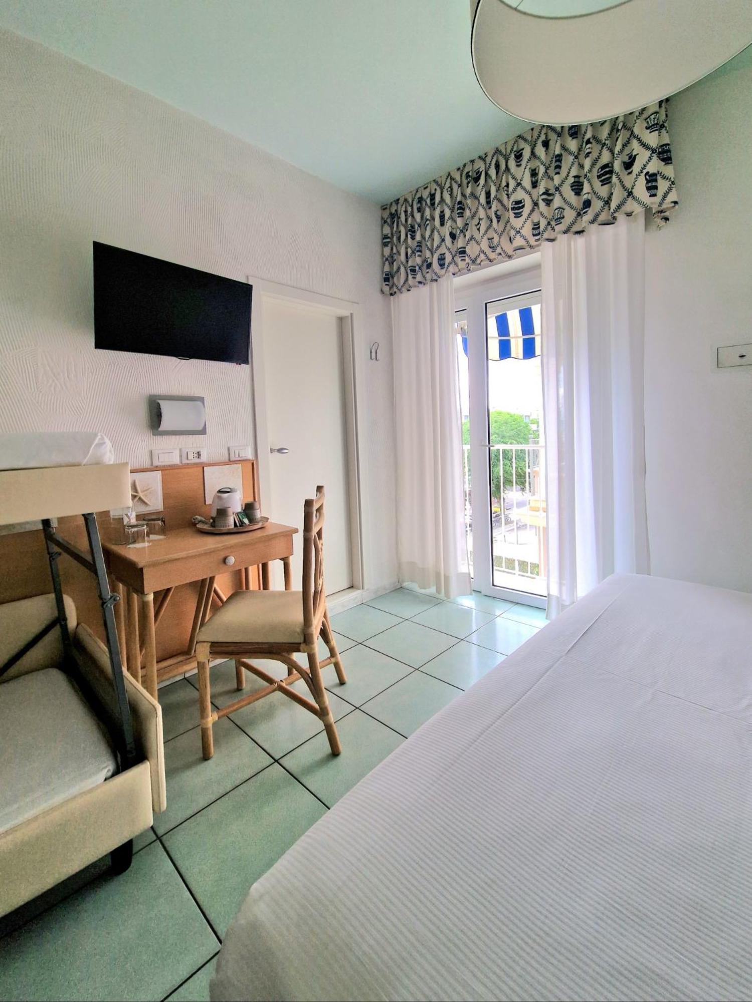 Luxor Beach Boutique Hotel Cattolica Buitenkant foto